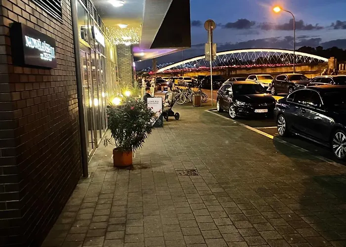 شقة Royal Oak - 3bd 2ba With Parking And River View كراكوفيا