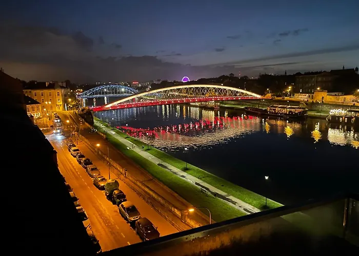 Royal Oak - 3bd 2ba With Parking And River View * كراكوفيا