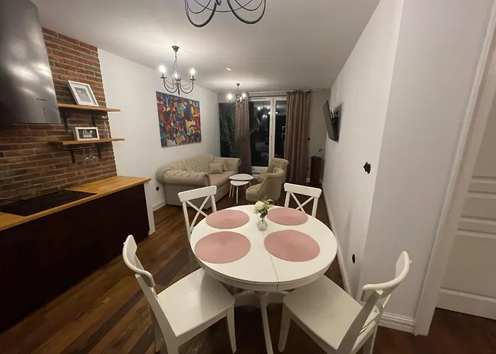 Royal Oak - 3bd 2ba With Parking And River View *