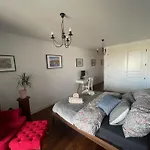 Royal Oak - 3bd 2ba With Parking And River View