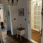 Royal Oak - 3bd 2ba With Parking And River View