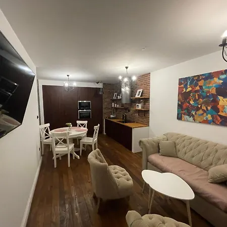 Royal Oak - 3bd 2ba With Parking And River View