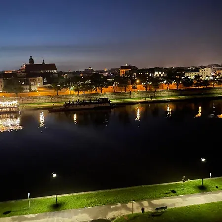 Royal Oak - 3bd 2ba With Parking And River View Kraków