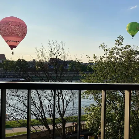 Apartament Royal Oak - 3bd 2ba With Parking And River View *