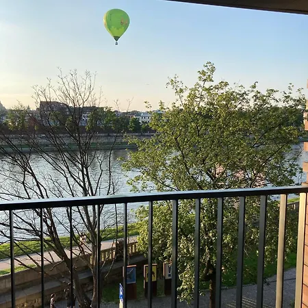 Royal Oak - 3bd 2ba With Parking And River View Appartement *