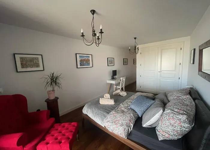 Royal Oak - 3bd 2ba With Parking And River View