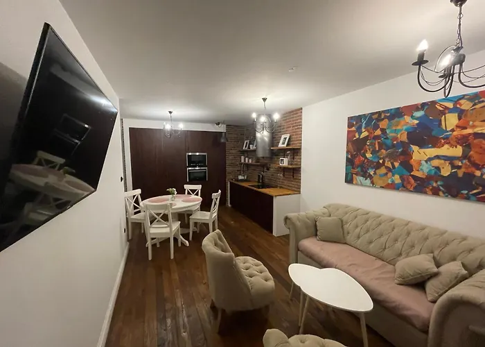 Royal Oak - 3bd 2ba With Parking And River View