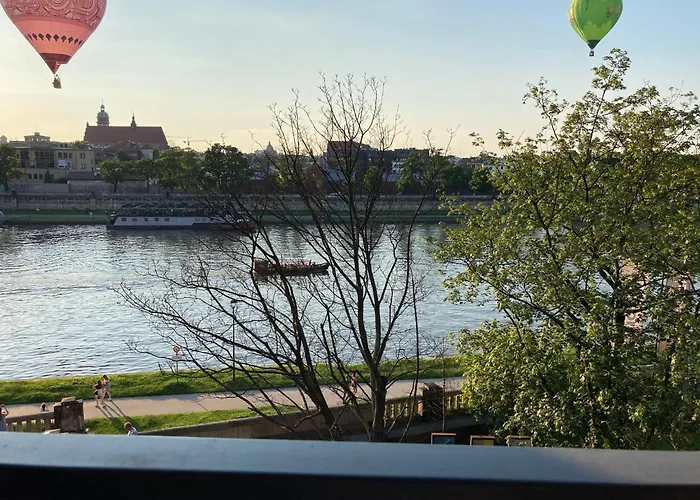 Royal Oak - 3bd 2ba With Parking And River View *