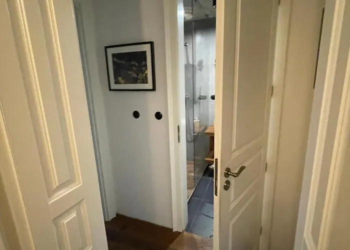 Royal Oak - 3bd 2ba With Parking And River View Appartement *