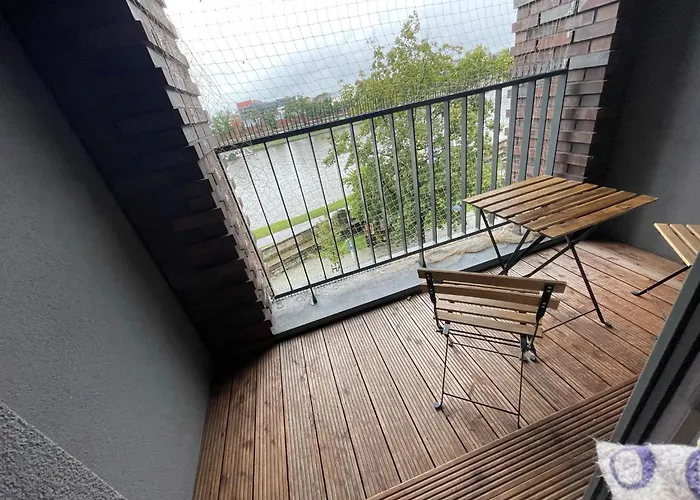 Royal Oak - 3bd 2ba With Parking And River View * Krakau