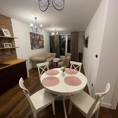 Royal Oak - 3bd 2ba With Parking And River View *