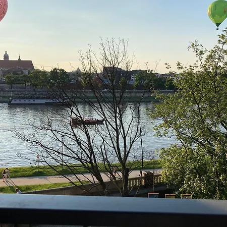 Royal Oak - 3bd 2ba With Parking And River View *